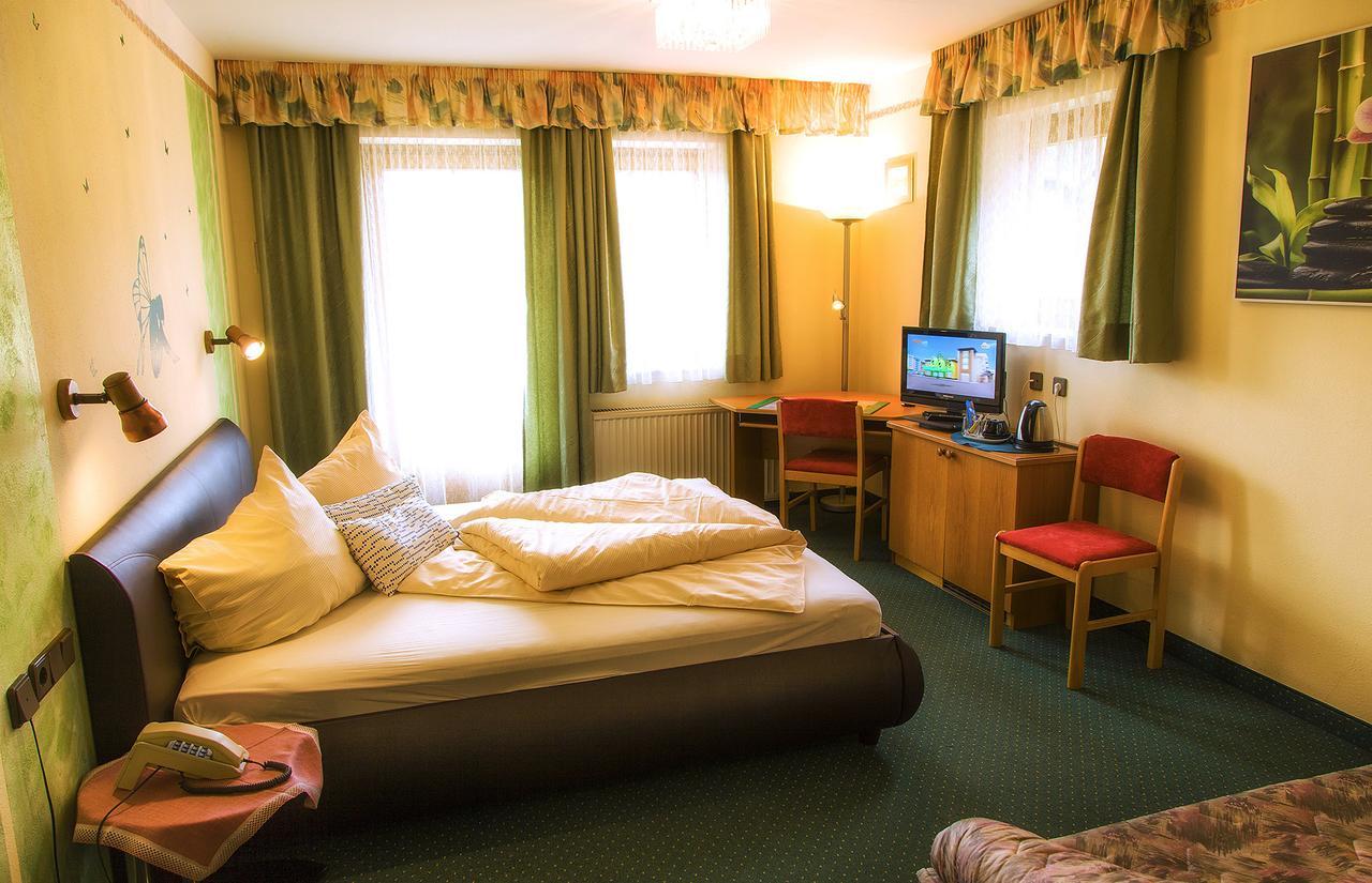 Gaestehaus Goetz Drobollach am Faakersee Buitenkant foto