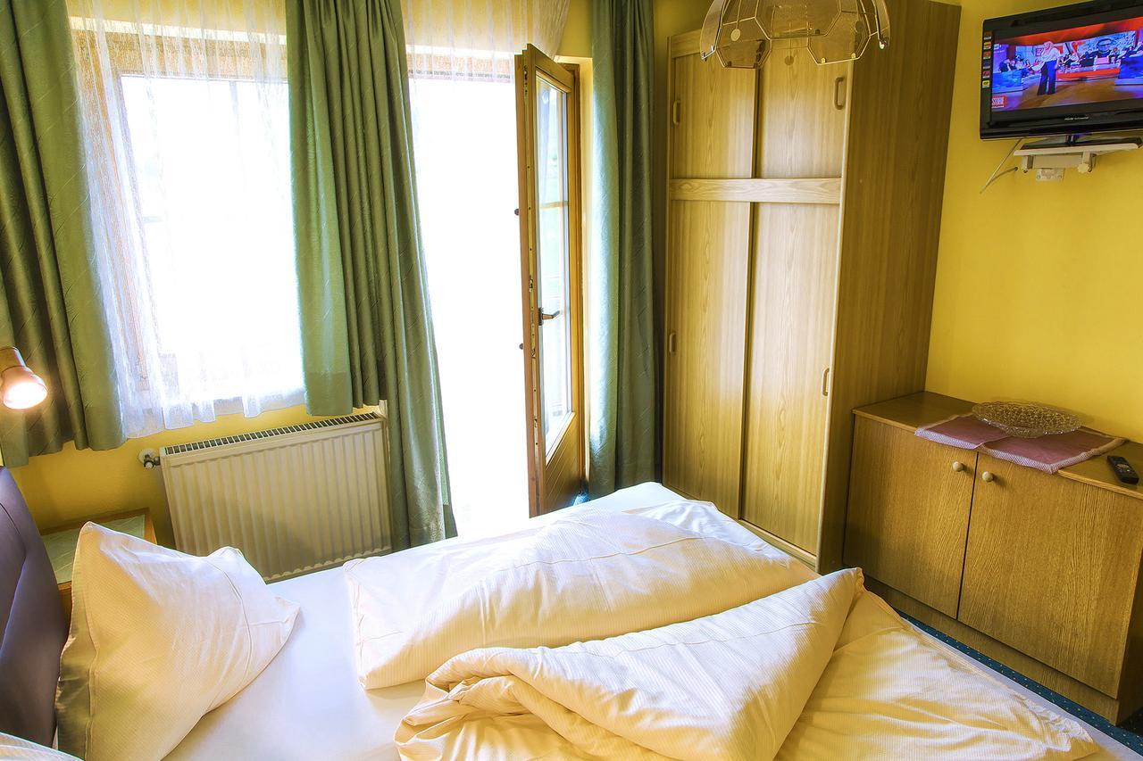 Gaestehaus Goetz Drobollach am Faakersee Buitenkant foto