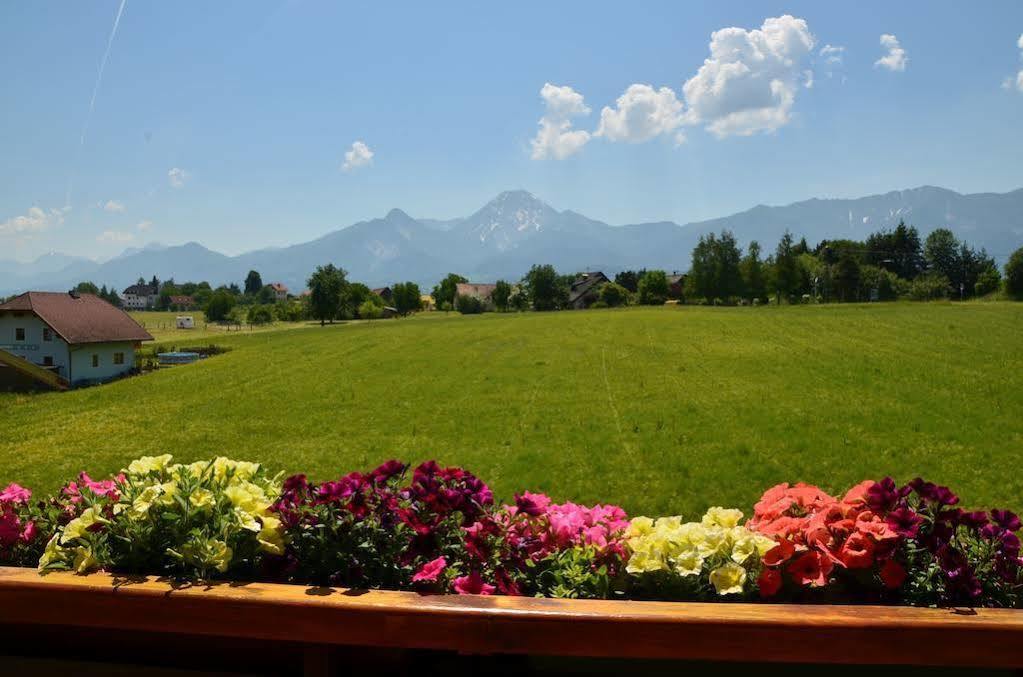 Gaestehaus Goetz Drobollach am Faakersee Buitenkant foto