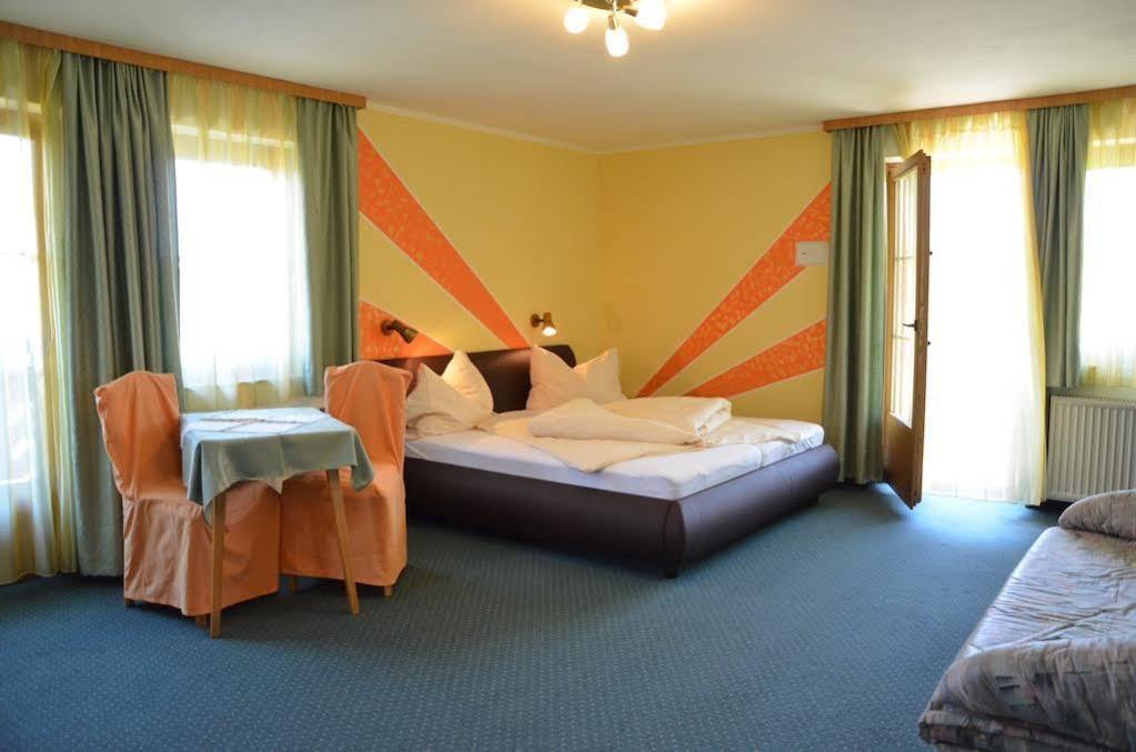 Gaestehaus Goetz Drobollach am Faakersee Buitenkant foto